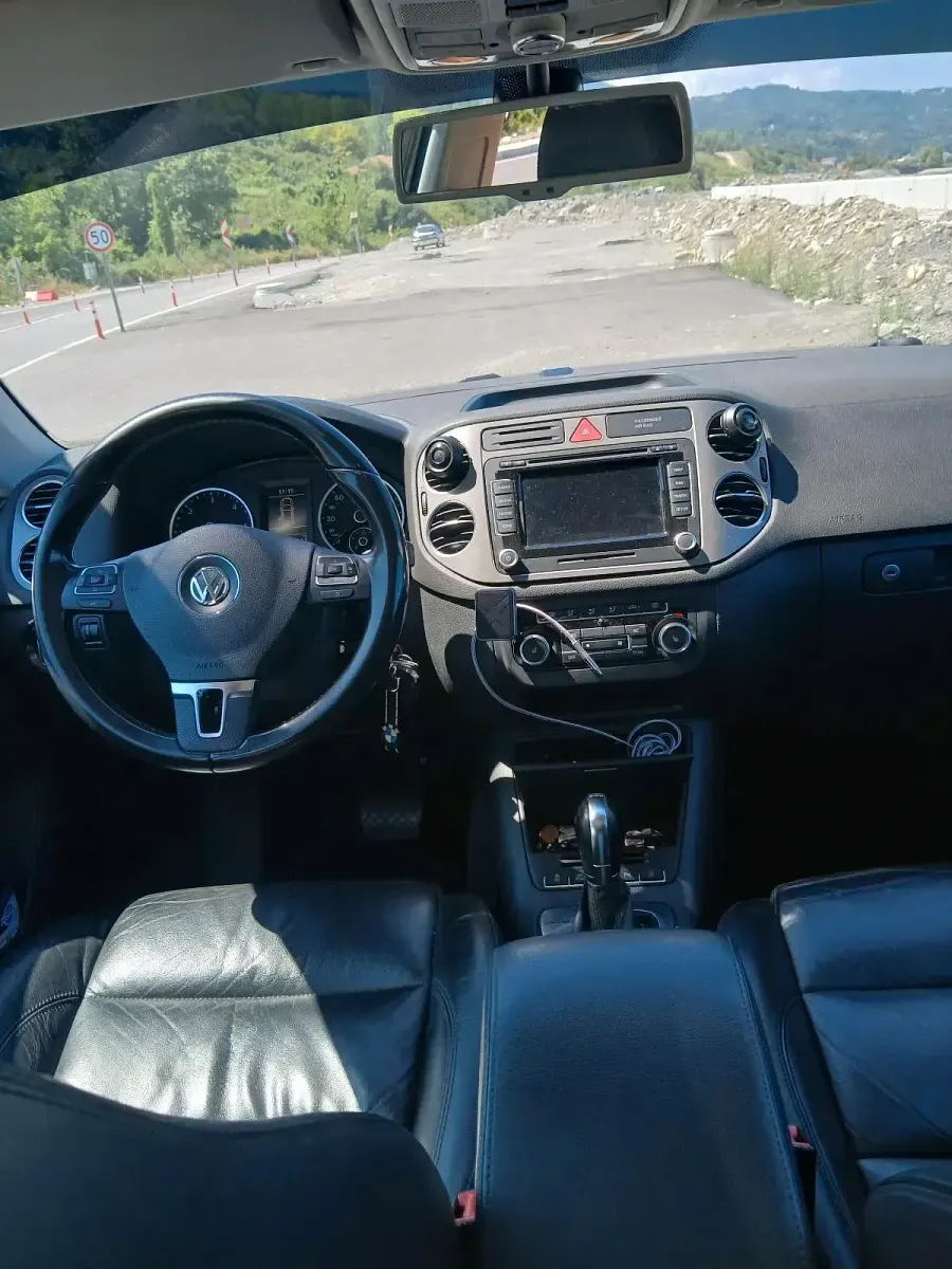 Gebraucht VW Tiguan 140 PS (102 kW) 2011 Grau SUV