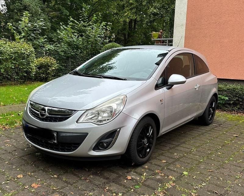 Silber Gebraucht 2011 Opel Corsa Edition Kleinwagen | 900 € (Superpreis) - Bild 1/4