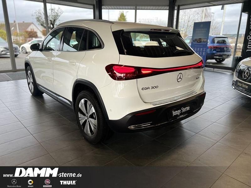 Gebraucht Mercedes EQA300 Progressive 167 kW (228 PS) 2024 Polarweiß SUV