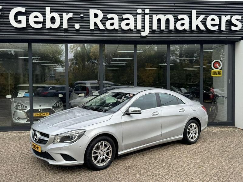 Grau Gebraucht 2014 Mercedes CLA180 Edition Limousine | 10.900 € (Fairer Preis) - Bild 1/4