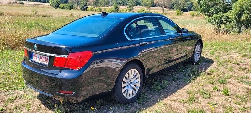 Gebraucht BMW 730 245 PS (180 kW) 2008 Schwarz Limousine