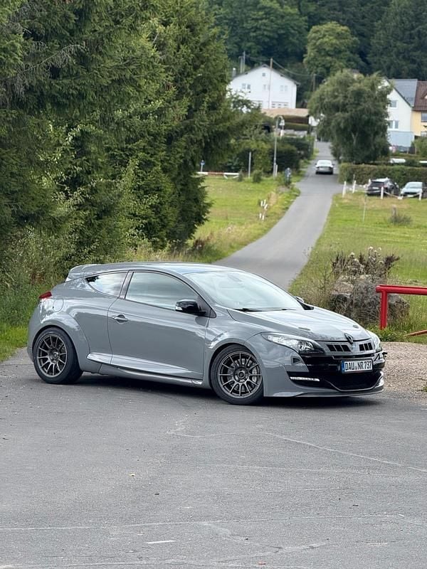 Grau Gebraucht 2013 Renault Mégane Coupé R.S. Coupé | 21.000 € - Bild 1/4