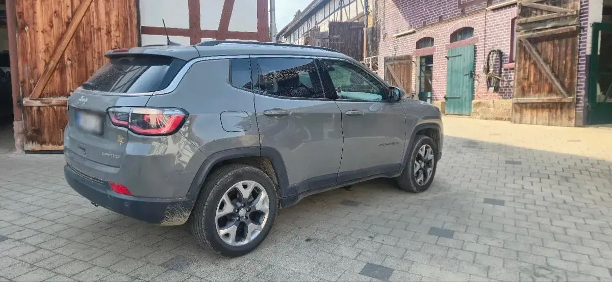 Gebraucht Jeep Compass 140 PS (102 kW) 2020 Grau SUV