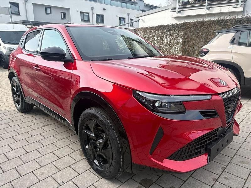 Neu Alfa Romeo Junior Ti 136 PS (100 kW) 2026 Rot SUV