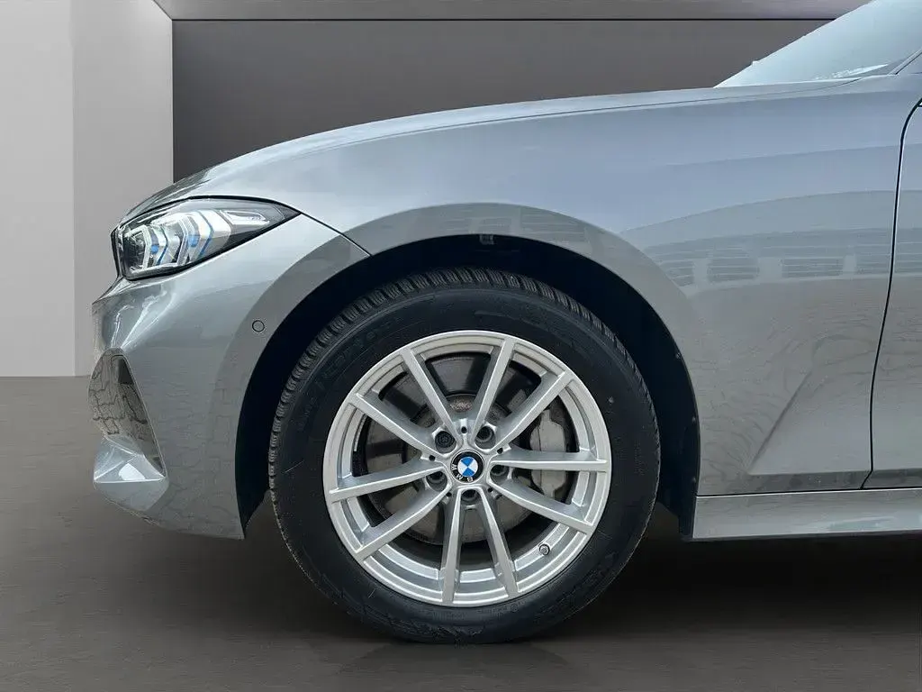 Gebraucht BMW 330 Comfort Edition 286 PS (210 kW) 2023 Grau / skyscraper grau (metallic) Kombi