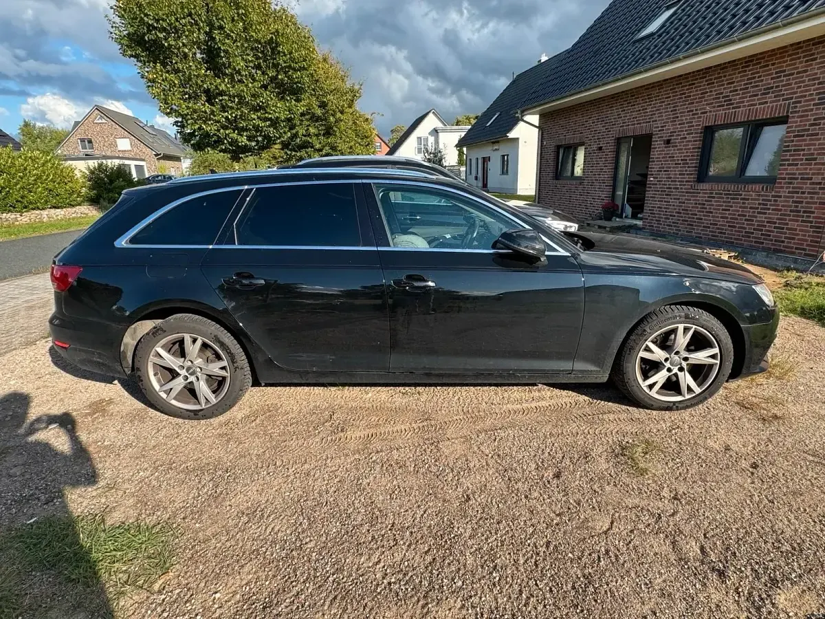 Gebraucht Audi A4 S-Line 150 PS (110 kW) 2017 Schwarz Kombi