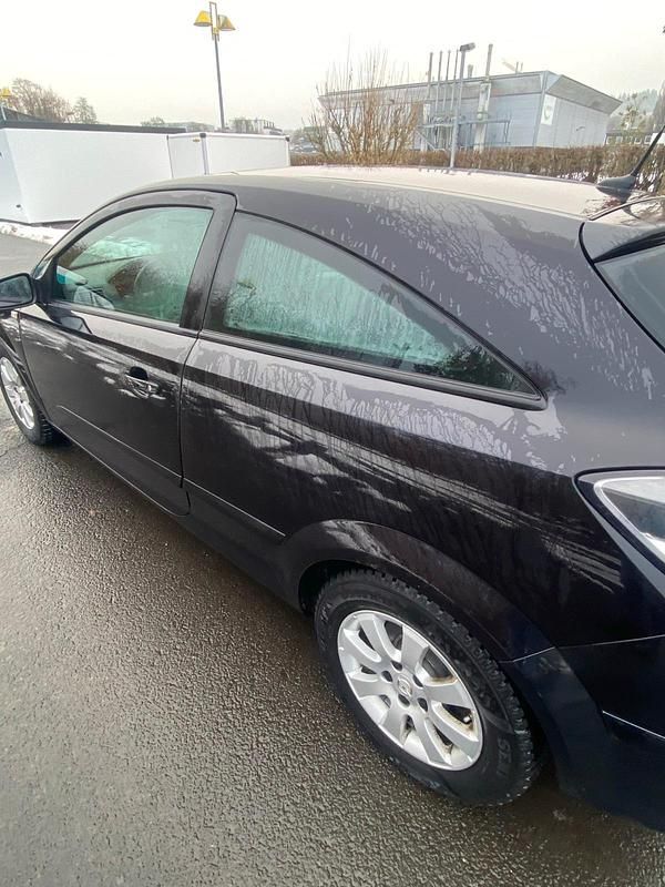 Gebraucht Opel Astra GTC 116 PS (85 kW) 2008 Schwarz Coupé