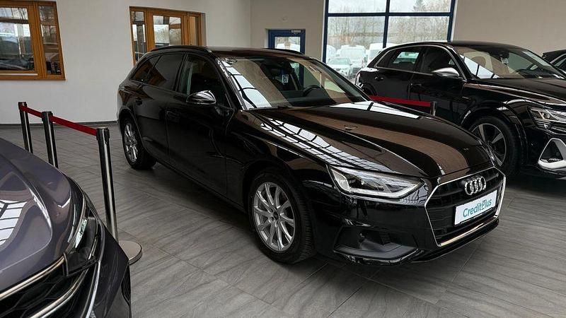 Second-hand Audi A4 150 CP (110 kW) 2022 Negru Berlinǎ