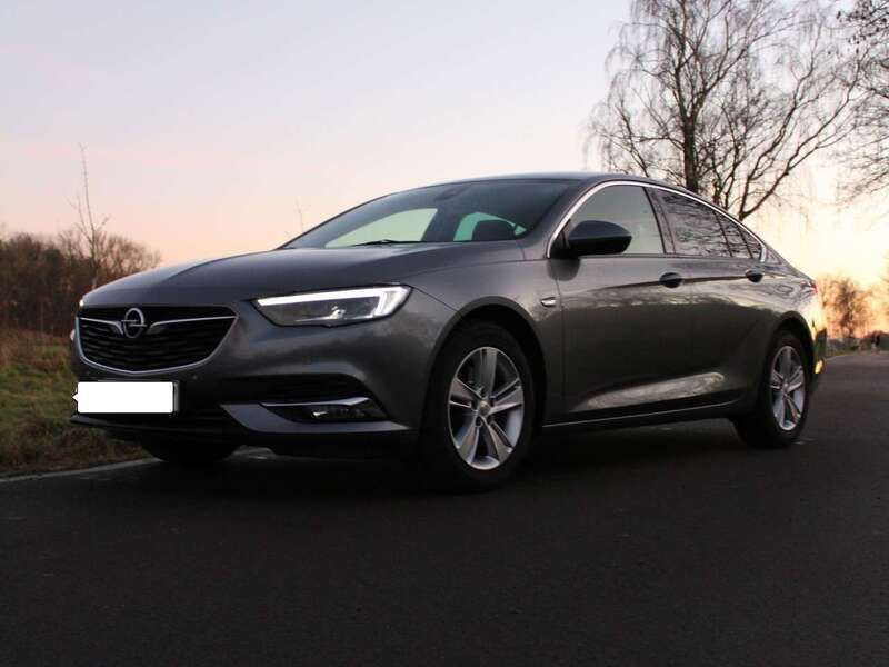 Grau Gebraucht 2019 Opel Insignia Exklusiv Limousine | 12.999 € (Guter Preis) - Bild 1/4