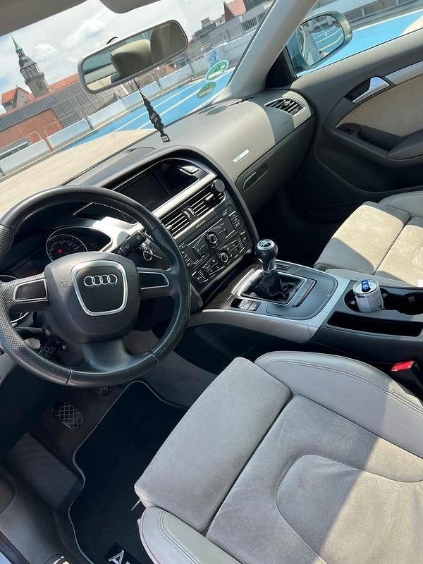 Gebraucht Audi A5 Comfort 179 PS (131 kW) 2009 Andere farben Coupé