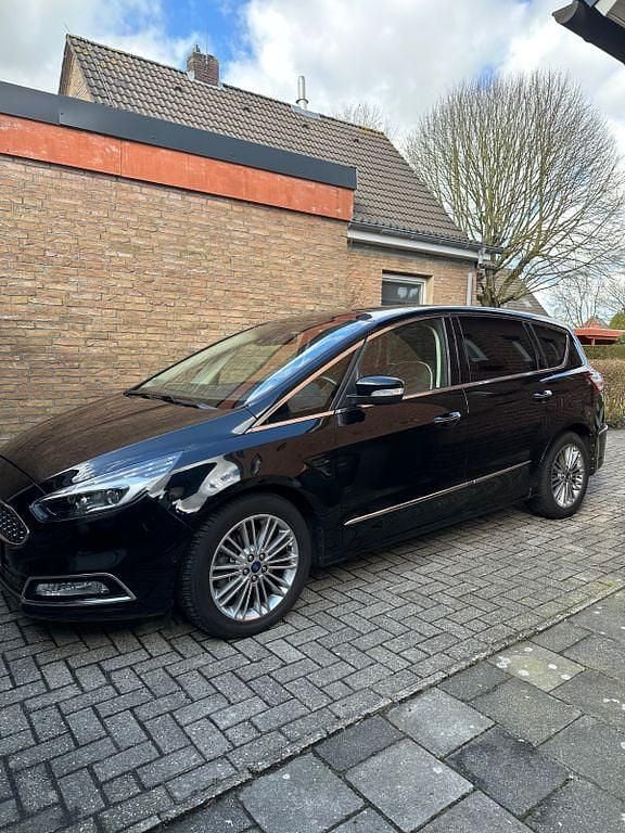 Gebraucht Ford S-MAX Vignale 190 PS (139 kW) 2019 Schwarz Van / Kleinbus