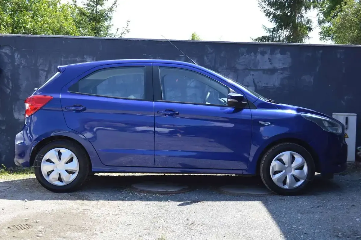 Gebraucht Ford Ka Basis 69 PS (50 kW) 2017 Indicblau metallic Limousine