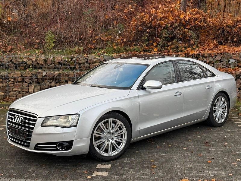 Silber Gebraucht 2011 Audi A8 Ambiente Limousine | 16.590 € (Fairer Preis) - Bild 1/4