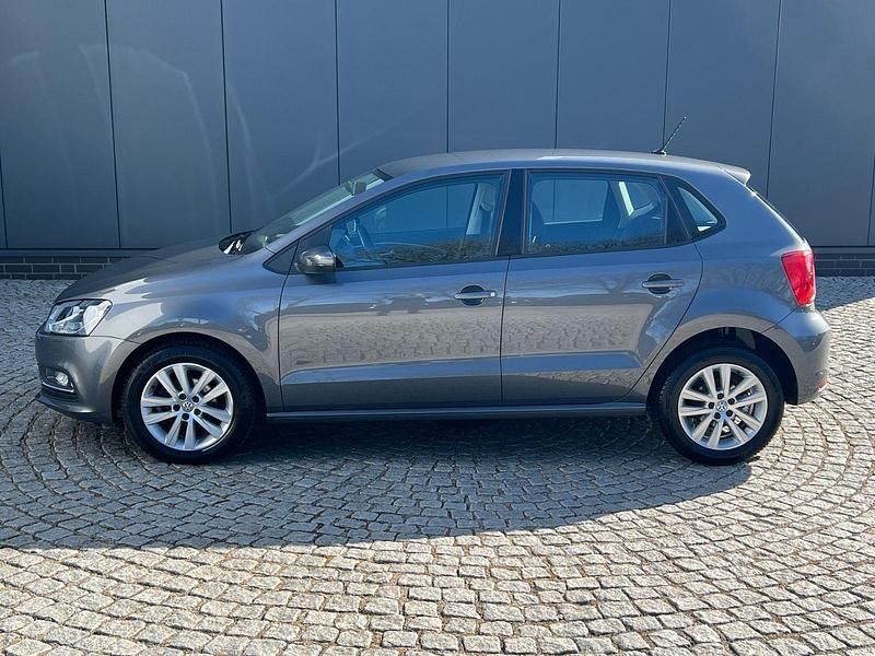 Gebraucht VW Polo Comfortline 90 PS (66 kW) 2016 Grau Kleinwagen