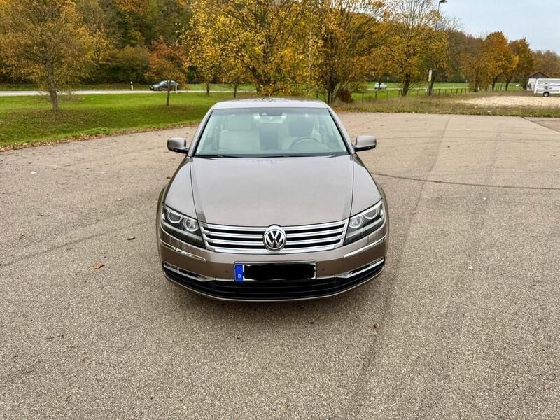Braun Gebraucht 2012 VW Phaeton Limousine | 15.000 € (Fairer Preis) - Bild 1/4