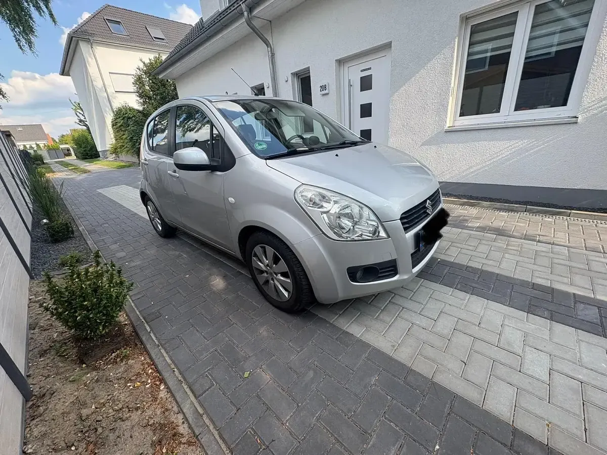 Gebraucht Suzuki Splash 86 PS (63 kW) 2009 Silber Kleinwagen