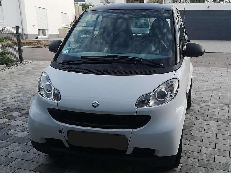 Weiß Gebraucht 2008 Smart ForTwo Coupé Coupé | 4.000 € (Fairer Preis) - Bild 1/4