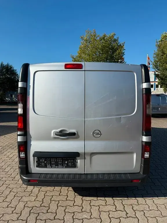 Gebraucht Opel Vivaro 116 PS (85 kW) 2016 Silber Van / Kleinbus
