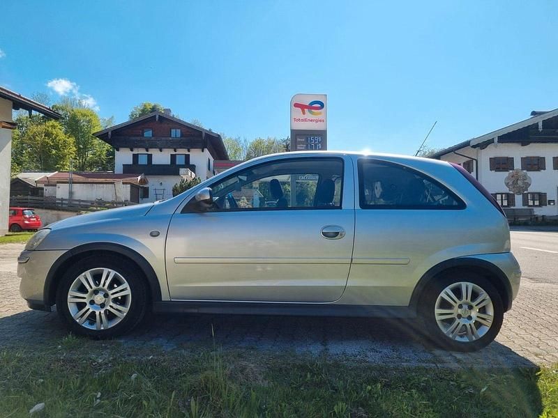 Gebraucht Opel Corsa 80 PS (58 kW) 2006 Silber Limousine
