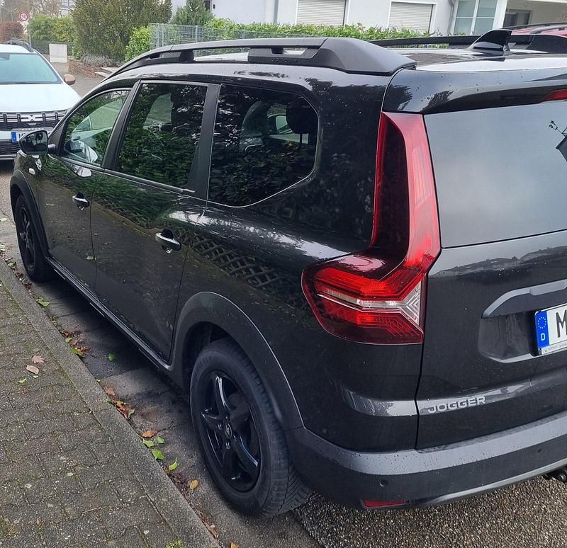 Gebraucht Dacia Jogger Extreme 110 PS (80 kW) 2022 Schwarz Van / Kleinbus