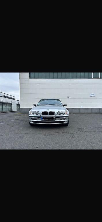 Gebraucht BMW 318 Basis 118 PS (86 kW) 2000 Grau Limousine