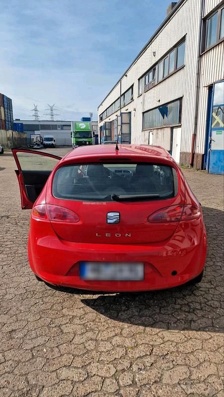 Second-hand Seat Leon 102 CP (75 kW) 2005 Roșu Hatchback