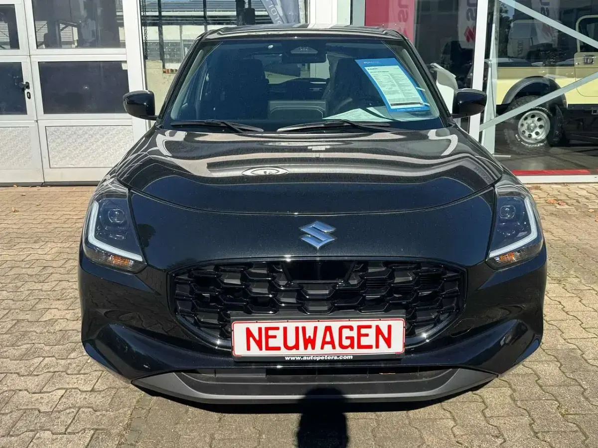 Neu Suzuki Swift Comfort 83 PS (61 kW) 2026 Super black pearl metallic Kleinwagen