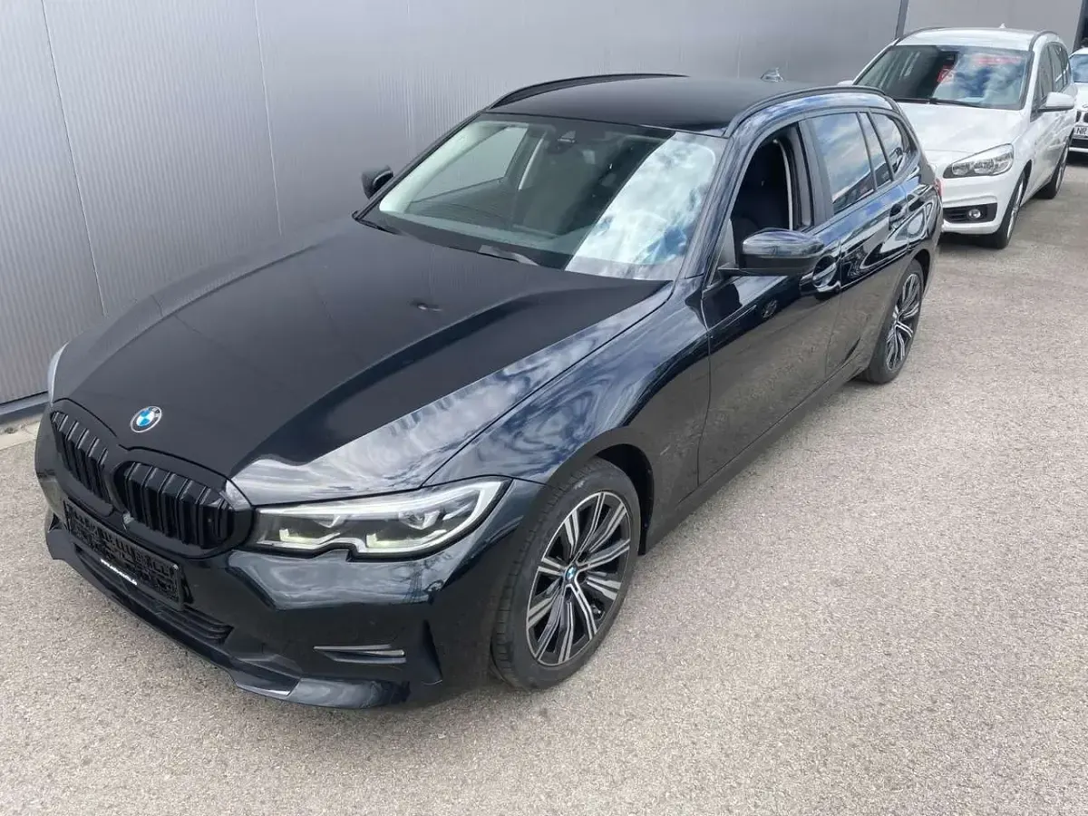 Gebraucht BMW 320 190 PS (139 kW) 2020 Black sapphie metallic Kombi