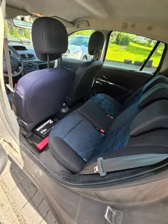 Gebraucht Renault Clio Expression 75 PS (55 kW) 2009 Grau Limousine