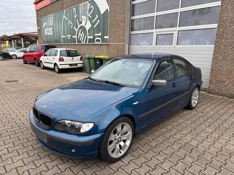 Używany BMW 325 192 KM (141 kW) 2002 Niebieski Sedan/Limuzyna