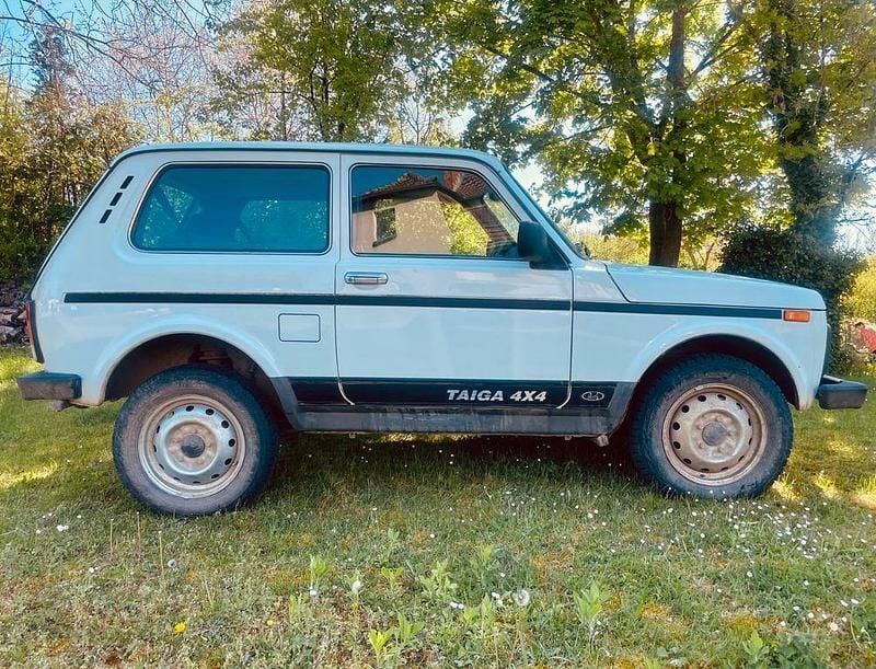Gebraucht Lada Taiga 83 PS (61 kW) 2017 Weiß SUV