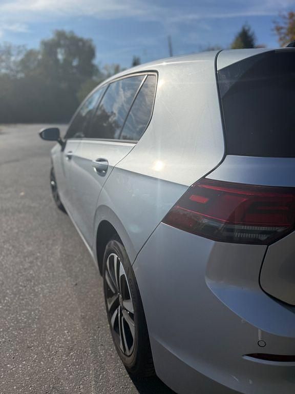 Silber Gebraucht 2021 VW Golf VIII United Limousine | 18.500 € (Guter Preis) - Bild 1/4