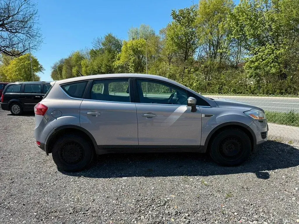 Second-hand Ford Kuga 140 CP (102 kW) 2011 Gri SUV