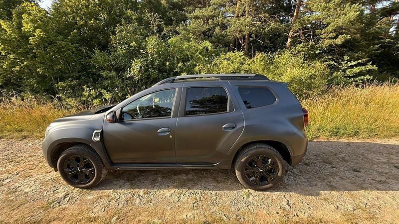 Grau Gebraucht 2024 Dacia Duster SUV | 24.500 € (Fairer Preis) - Bild 1/4