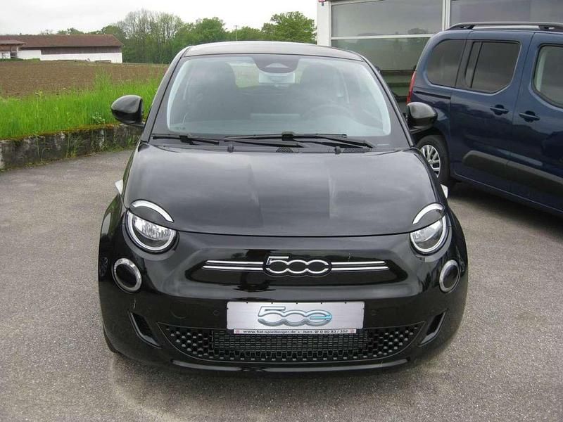 Gebraucht Fiat 500e 86 kW (118 PS) 2023 Onyx schwarz Kleinwagen