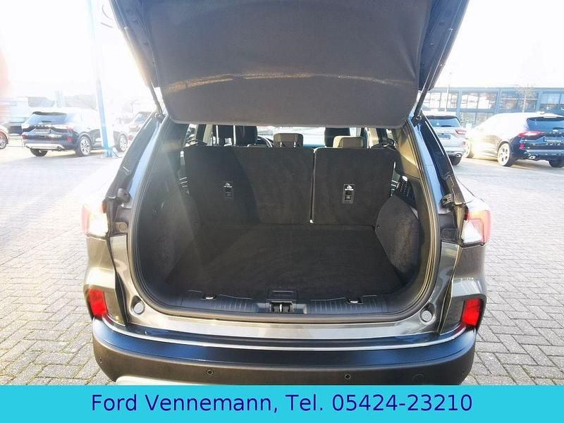 Gebraucht Ford Kuga Titanium 150 PS (110 kW) 2021 Grau SUV