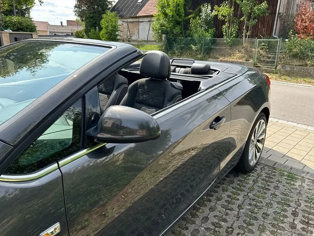 Gebraucht Opel Cascada Innovation 165 PS (121 kW) 2015 Grau Cabrio