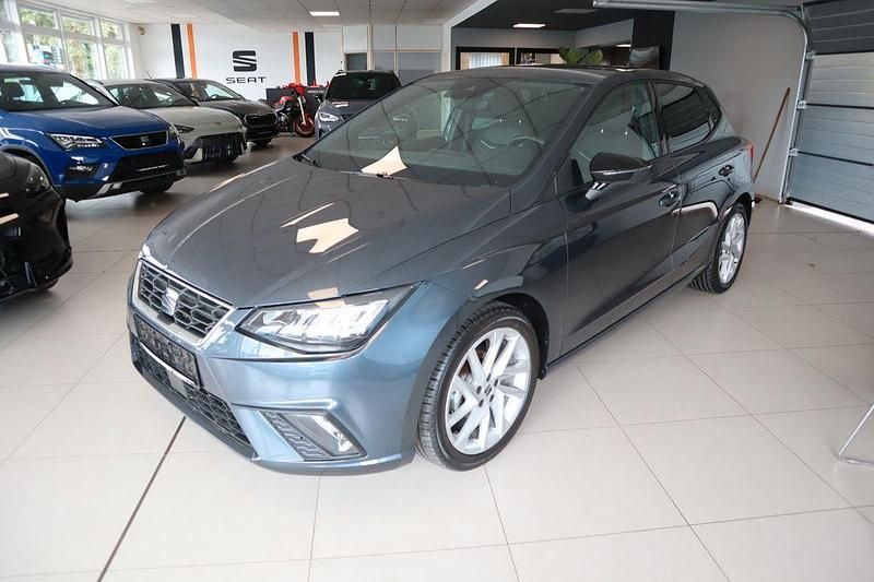 "magnetic tech" Gebraucht 2024 Seat Ibiza FR Limousine | 17.289 € (Guter Preis) - Bild 1/4