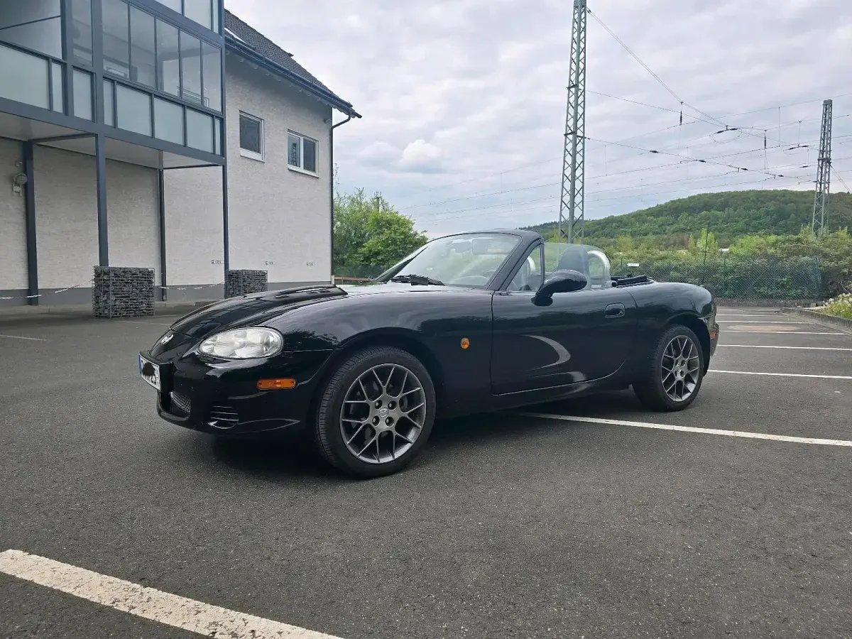 Usata Mazda MX5 145 CV (106 kW) 2004 Nero Cabrio
