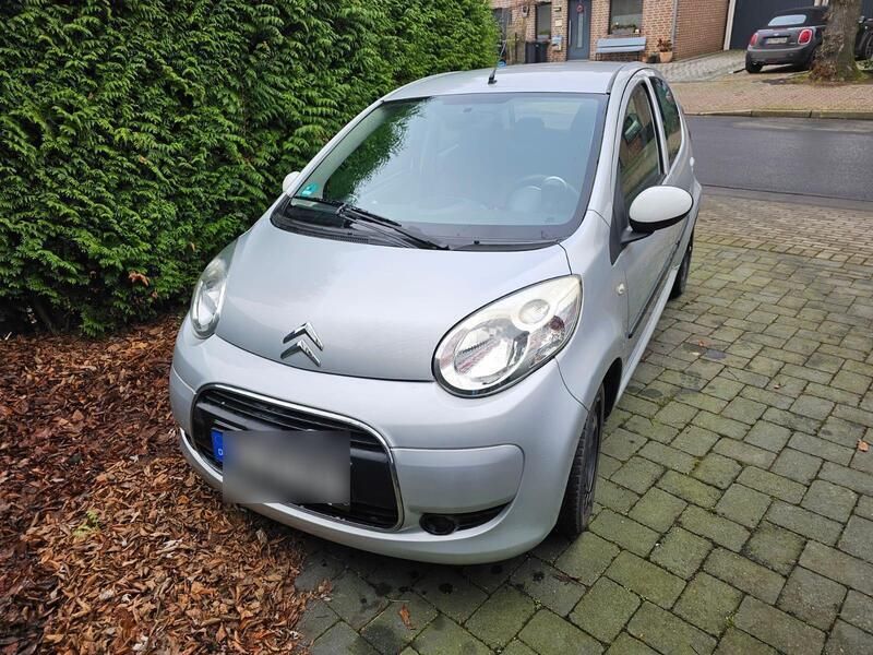Silber Gebraucht 2010 Citroën C1 Kleinwagen | 2.600 € (Fairer Preis) - Bild 1/4