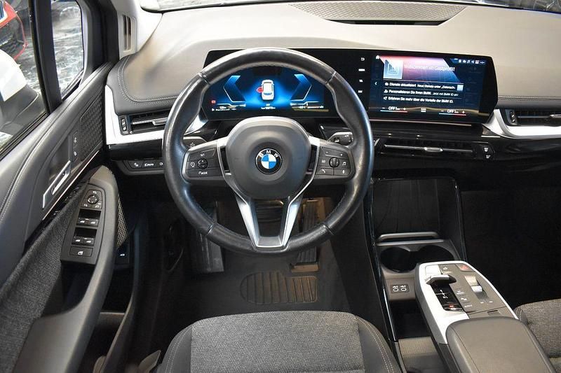 Gebraucht BMW 218 Active Tourer Luxury Line 150 PS (110 kW) 2022 Weiß Van / Kleinbus