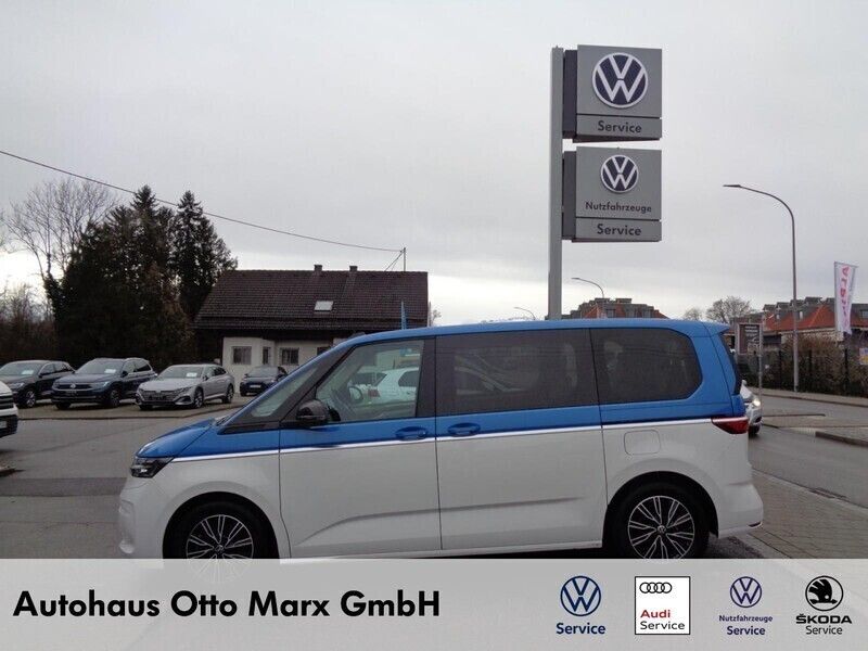 Medium blue candyweiß (blau) Gebraucht 2021 VW T7 Basis Van | 48.490 € (Fairer Preis) - Bild 1/4
