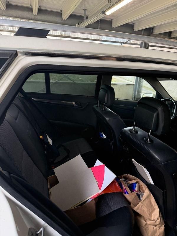 Gebraucht Mercedes C220 Avantgarde 170 PS (125 kW) 2009 Weiß Kombi