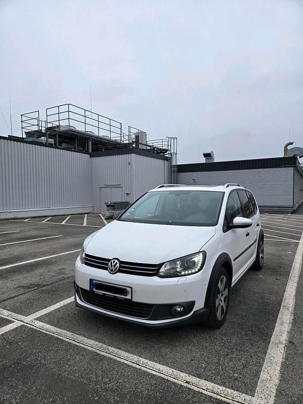 Gebraucht VW Touran Cross 140 PS (102 kW) 2011 Weiß Van / Kleinbus