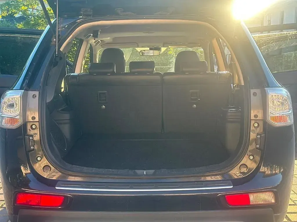 Gebraucht Mitsubishi Outlander P-HEV Top 203 PS (149 kW) 2016 Schwarz SUV