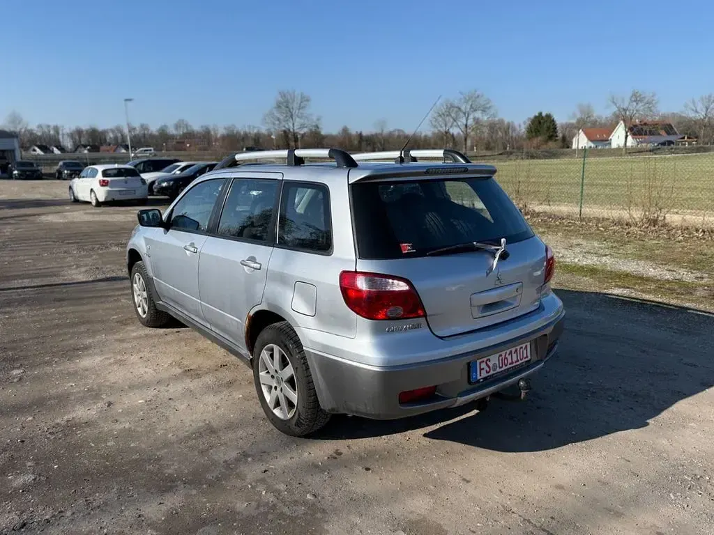 Gebraucht Mitsubishi Outlander Invite 136 PS (100 kW) 2005 Cool silver SUV