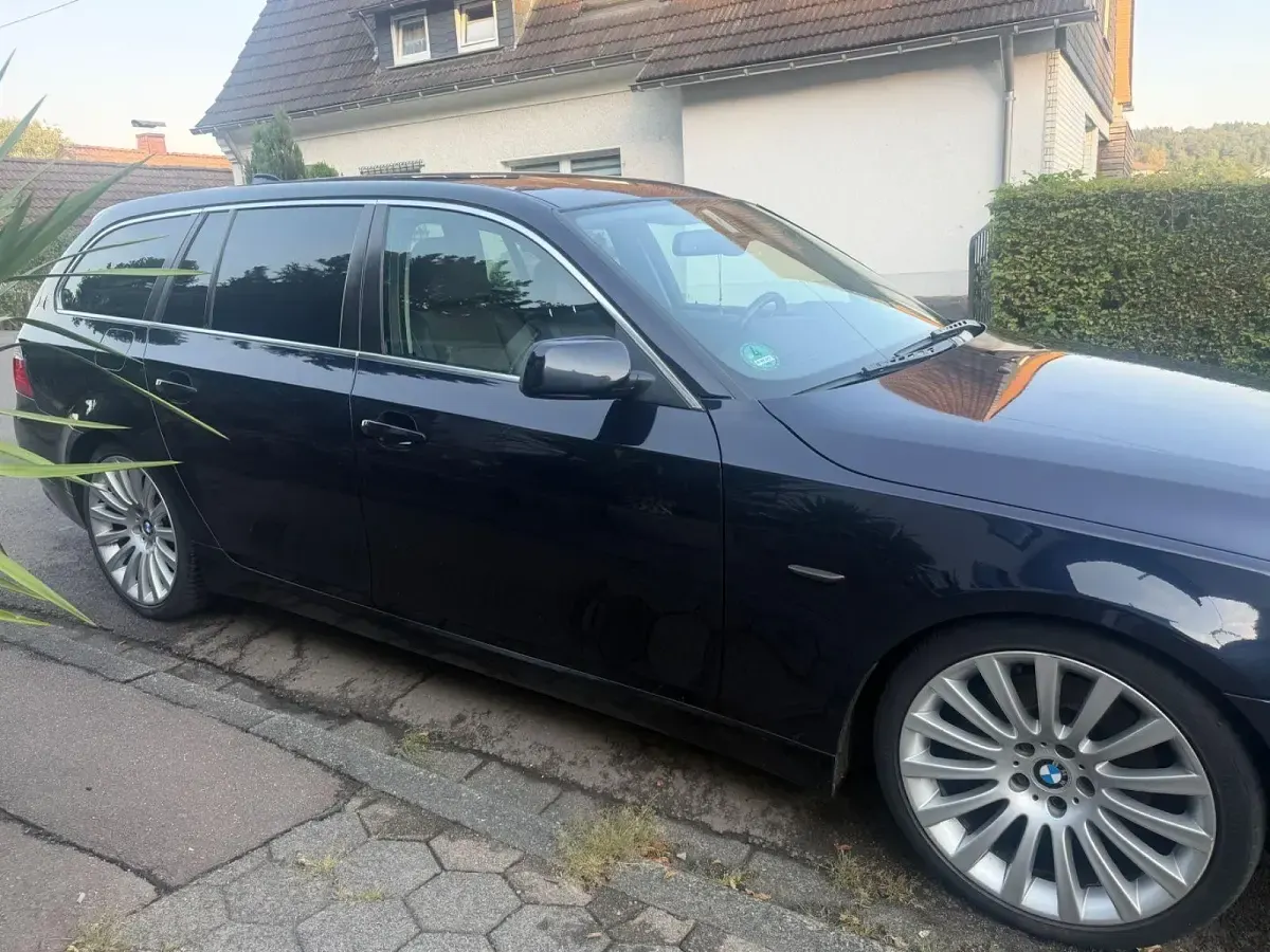 Gebraucht BMW 525 Sport Line 197 PS (144 kW) 2007 Blau Kombi