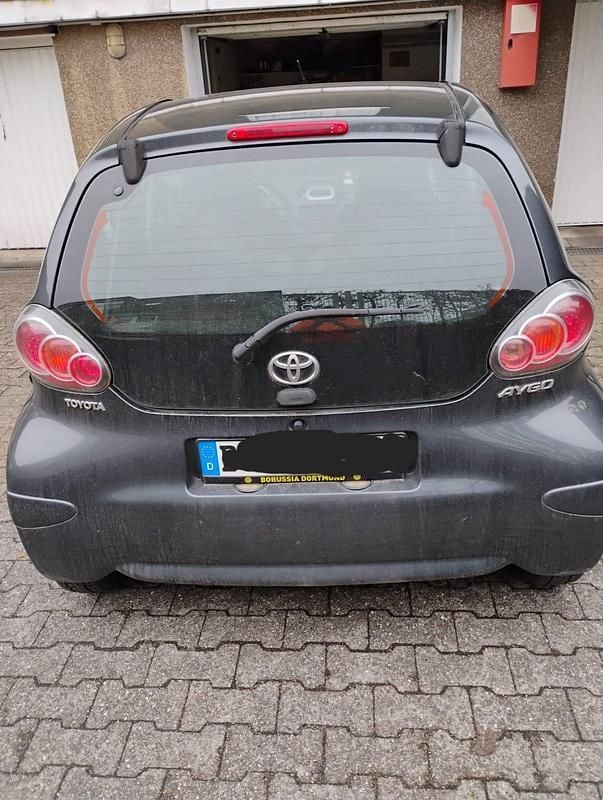 Gebraucht Toyota Aygo 68 PS (50 kW) 2009 Grau Kleinwagen