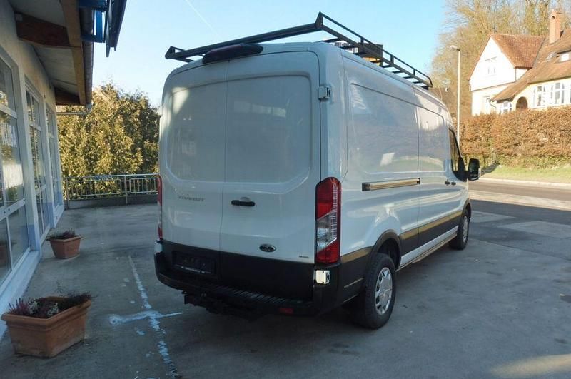 Gebraucht Ford Transit Trend 131 PS (96 kW) 2022 Weiß Limousine