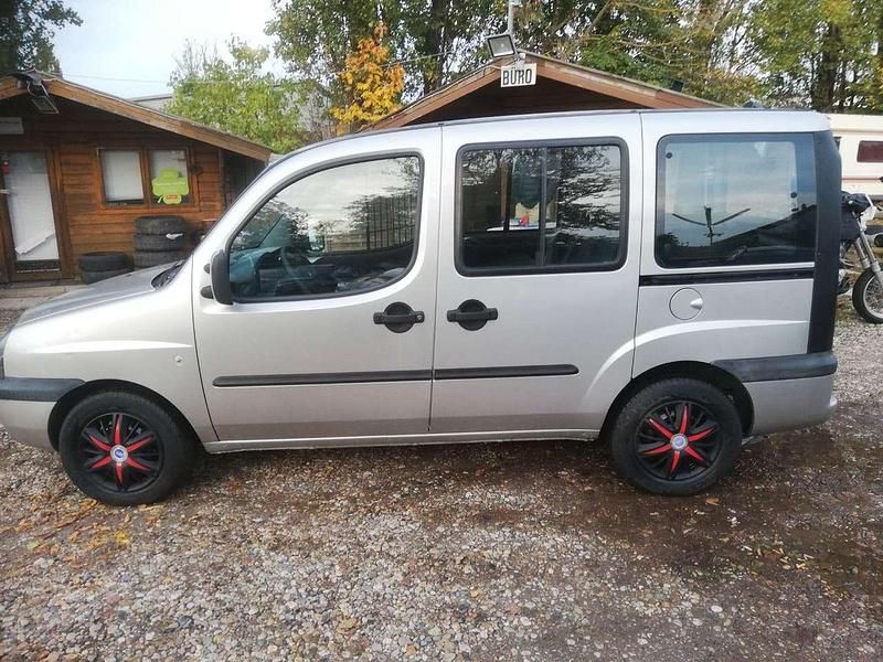 Gebraucht Fiat Doblò Dynamic 101 PS (74 kW) 2004 Grau electro/steel/palladio Van / Kleinbus